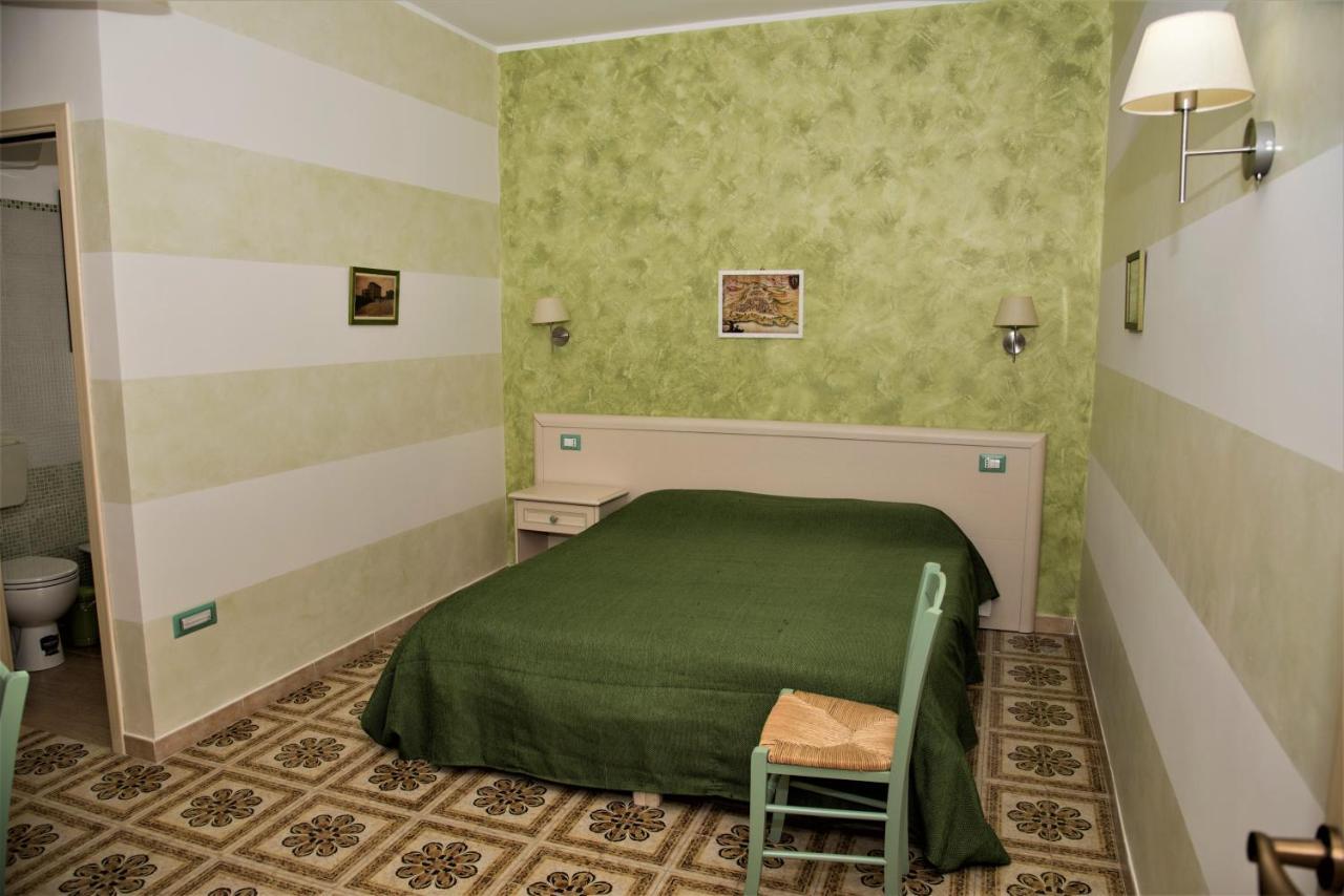 Отель La Lanterna Di Bachi Шакка Экстерьер фото